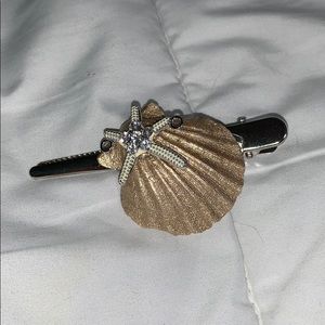 Mermaid style sea shell hair clips